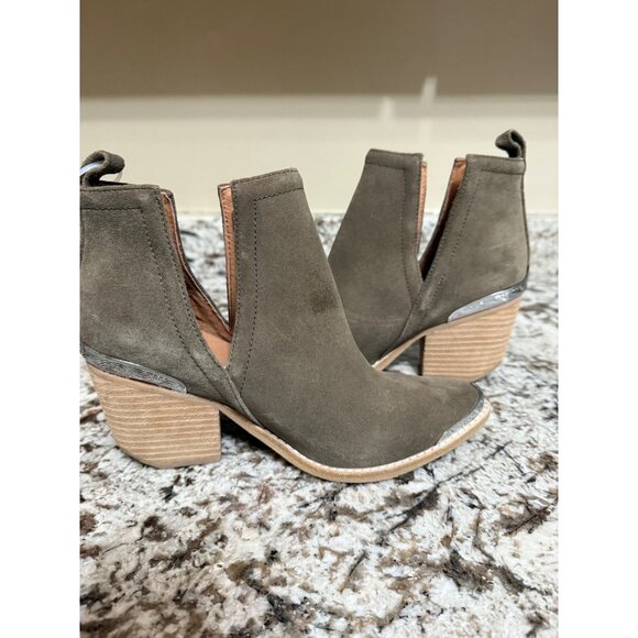 Jeffrey Campbell Cromwell Suede Boot - Taupe 7 NWOB - Picture 4 of 10